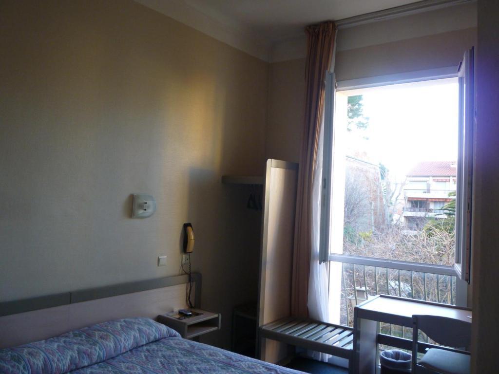 Hotel La Cigale 2*